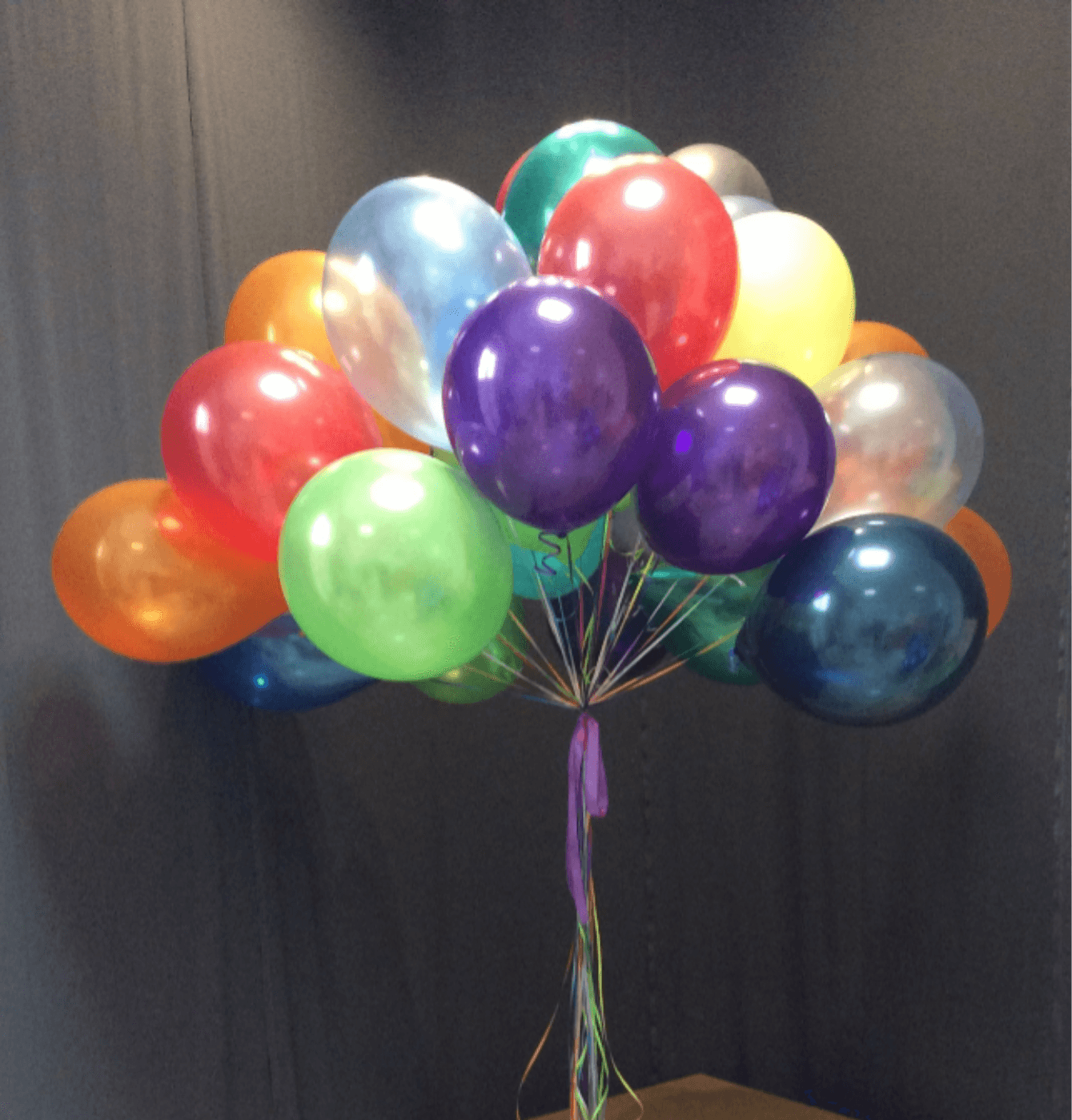 Verschiedene Ballons in einer Box in Wien.