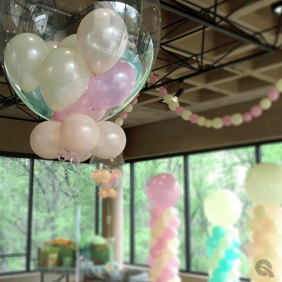 Ballons in der Luft, Ballonkuppel.