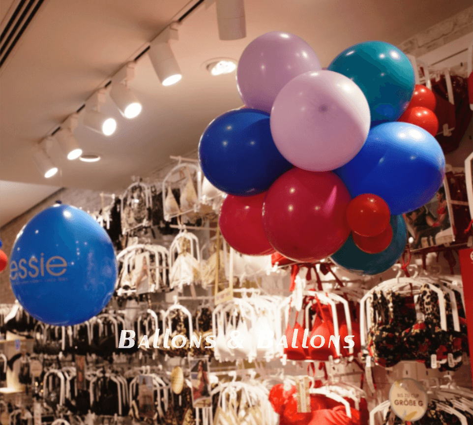 Eine Ballonausstellung in einem Geschäft in Wien